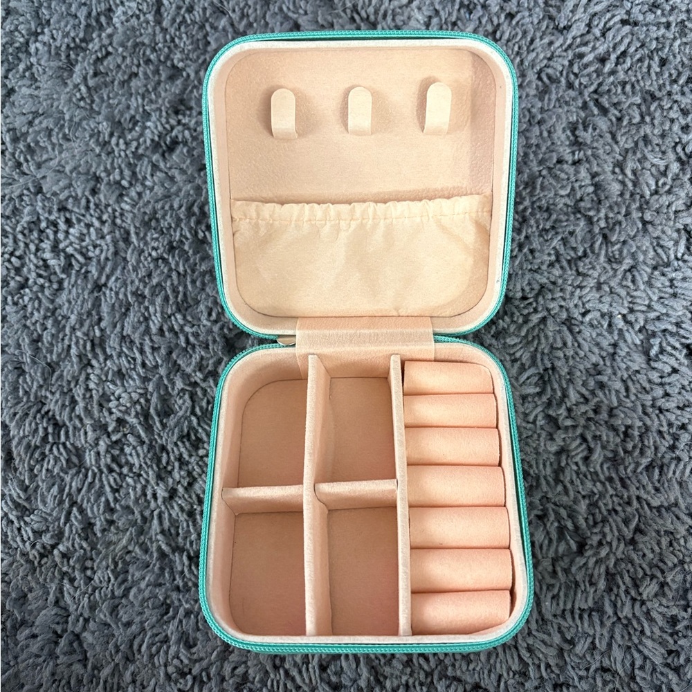 Lightly used “L” travel jewelry box